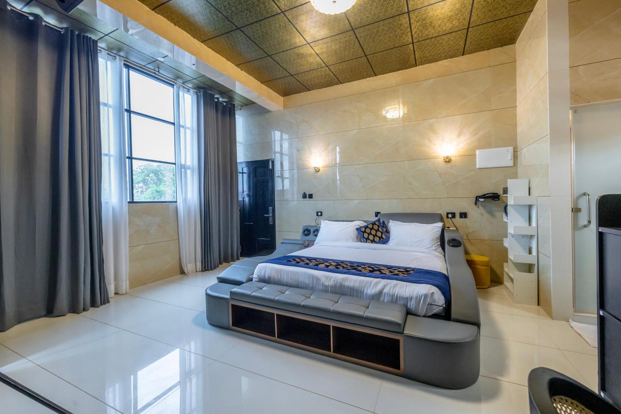 Willington & Harbour View Residency Hotel Kochi Exterior photo